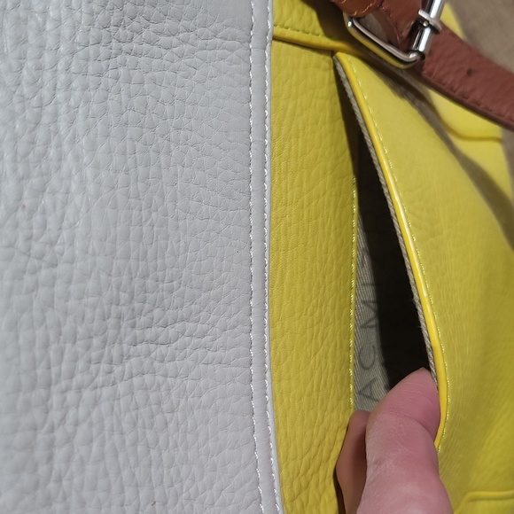 ISSAC MIZRAHI Cream Yellow Brown Color Block Leather Shoulder Bag - Picture 9 of 16